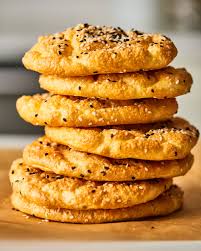 क्लाउड ब्रेड (फ्लफी लो-कार्ब ब्रेड) रेसिपी: Cloud Bread (Fluffy Low-Carb Bread)Recipe